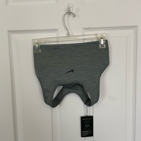 Nike Dri-FIT Swoosh Bra Women’s S - Picture 3 of 6